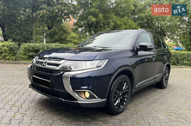 Внедорожник / Кроссовер Mitsubishi Outlander 2017 в Черновцах
