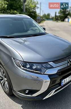 Внедорожник / Кроссовер Mitsubishi Outlander 2021 в 