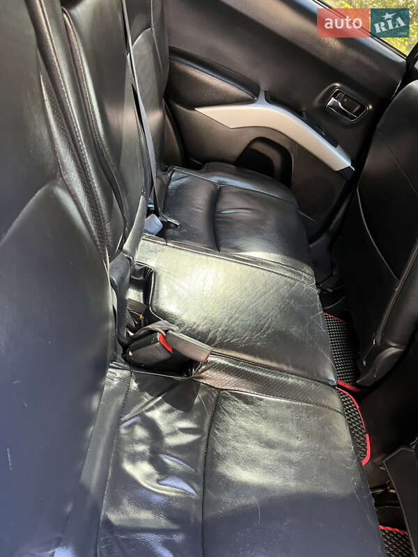 Внедорожник / Кроссовер Mitsubishi Outlander 2007 в Новомосковске