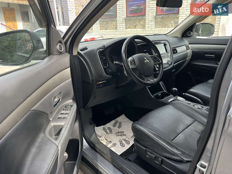 Позашляховик / Кросовер Mitsubishi Outlander 2013 в Білій Церкві