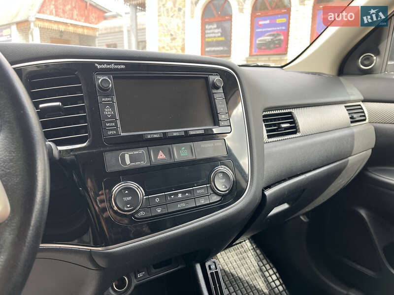 Позашляховик / Кросовер Mitsubishi Outlander 2013 в Білій Церкві