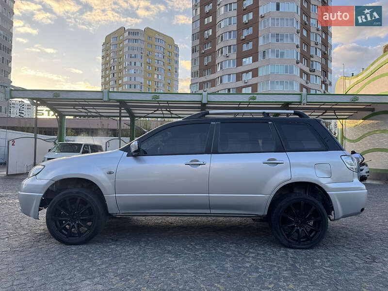 Внедорожник / Кроссовер Mitsubishi Outlander 2006 в Броварах