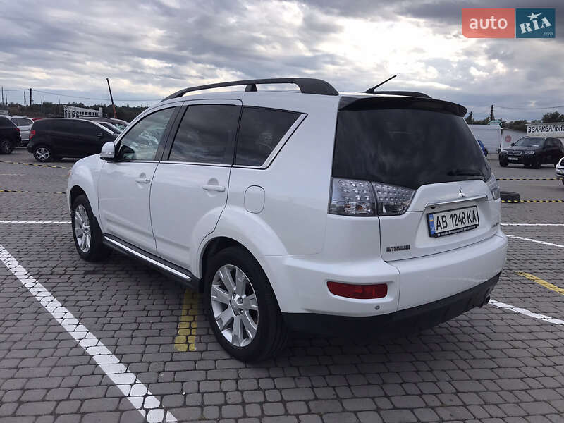 Внедорожник / Кроссовер Mitsubishi Outlander 2011 в Черновцах