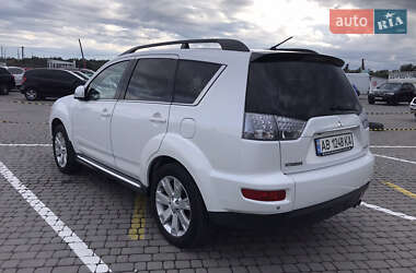 Внедорожник / Кроссовер Mitsubishi Outlander 2011 в 
