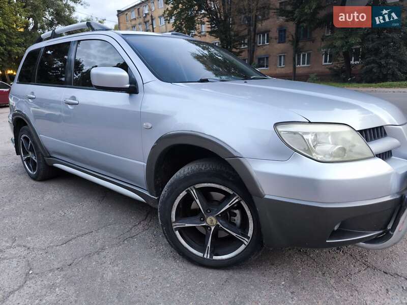 Внедорожник / Кроссовер Mitsubishi Outlander 2006 в Чернигове фото 5 Внедорожник / Кроссовер Mitsubishi Outlander 2006 в Чернигове