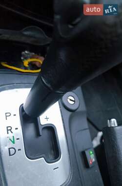 Внедорожник / Кроссовер Mitsubishi Outlander 2006 в 