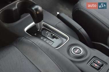Внедорожник / Кроссовер Mitsubishi Outlander 2015 в 