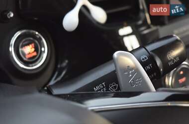 Внедорожник / Кроссовер Mitsubishi Outlander 2015 в 