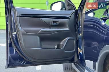 Внедорожник / Кроссовер Mitsubishi Outlander 2020 в 