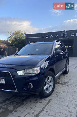 Внедорожник / Кроссовер Mitsubishi Outlander 2011 в 