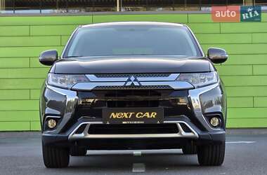 Внедорожник / Кроссовер Mitsubishi Outlander 2018 в 