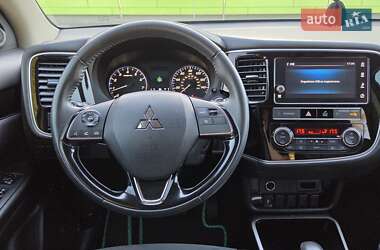 Внедорожник / Кроссовер Mitsubishi Outlander 2018 в 