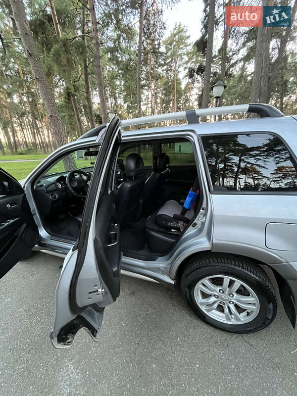 Позашляховик / Кросовер Mitsubishi Outlander 2006 в Чернігові