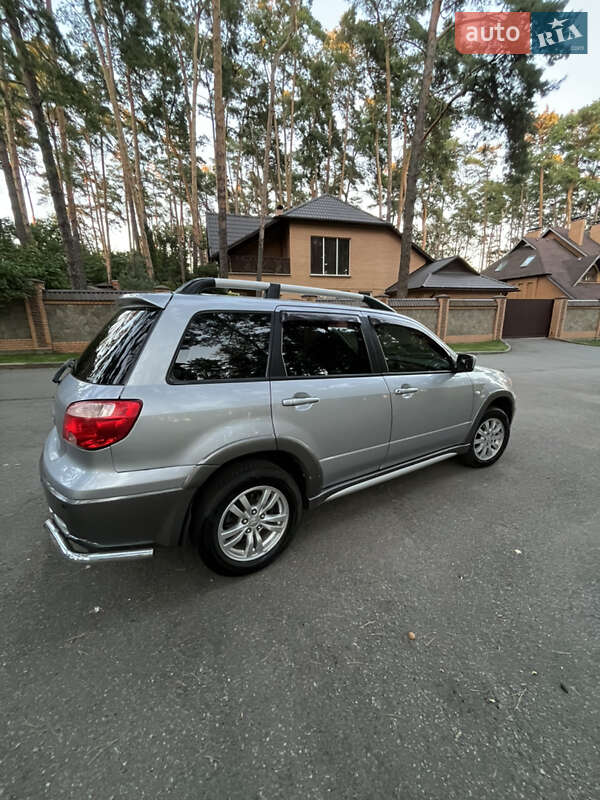 Позашляховик / Кросовер Mitsubishi Outlander 2006 в Чернігові