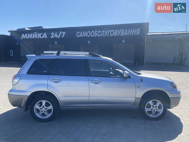 Внедорожник / Кроссовер Mitsubishi Outlander 2004 в Хотяновке