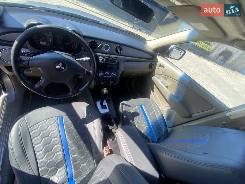 Внедорожник / Кроссовер Mitsubishi Outlander 2004 в Хотяновке
