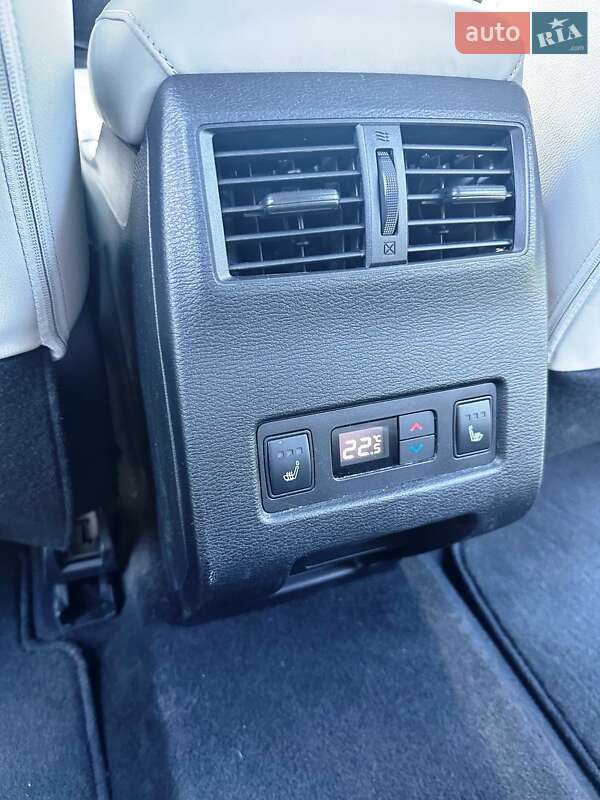 Позашляховик / Кросовер Mitsubishi Outlander 2023 в Києві