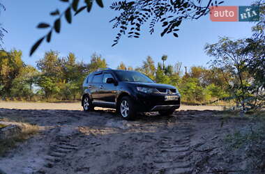Внедорожник / Кроссовер Mitsubishi Outlander 2008 в 