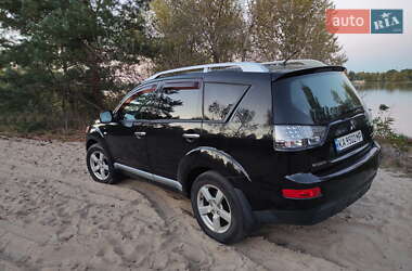 Внедорожник / Кроссовер Mitsubishi Outlander 2008 в 