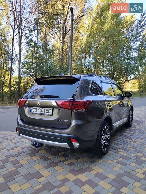Внедорожник / Кроссовер Mitsubishi Outlander 2017 в Чернигове