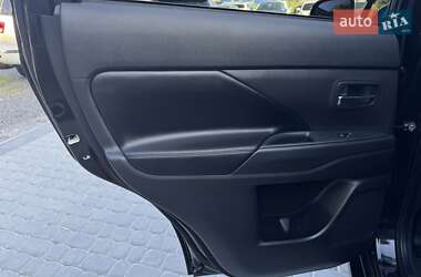 Внедорожник / Кроссовер Mitsubishi Outlander 2021 в 