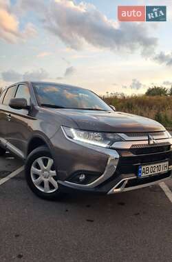 Внедорожник / Кроссовер Mitsubishi Outlander 2021 в Виннице