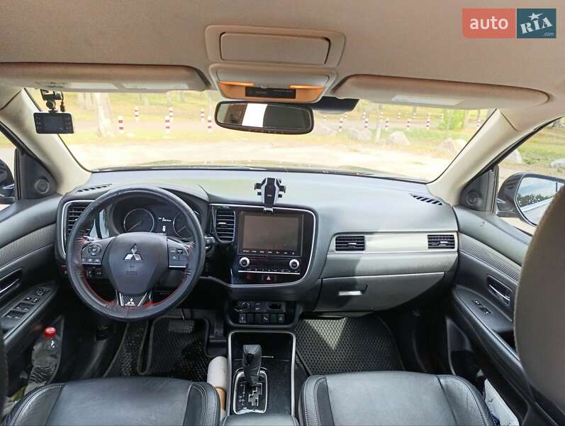 Внедорожник / Кроссовер Mitsubishi Outlander 2020 в Павлограде