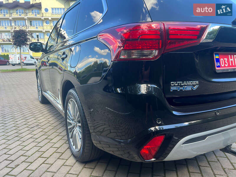 Позашляховик / Кросовер Mitsubishi Outlander 2020 в Львові фото 11 Позашляховик / Кросовер Mitsubishi Outlander 2020 в Львові