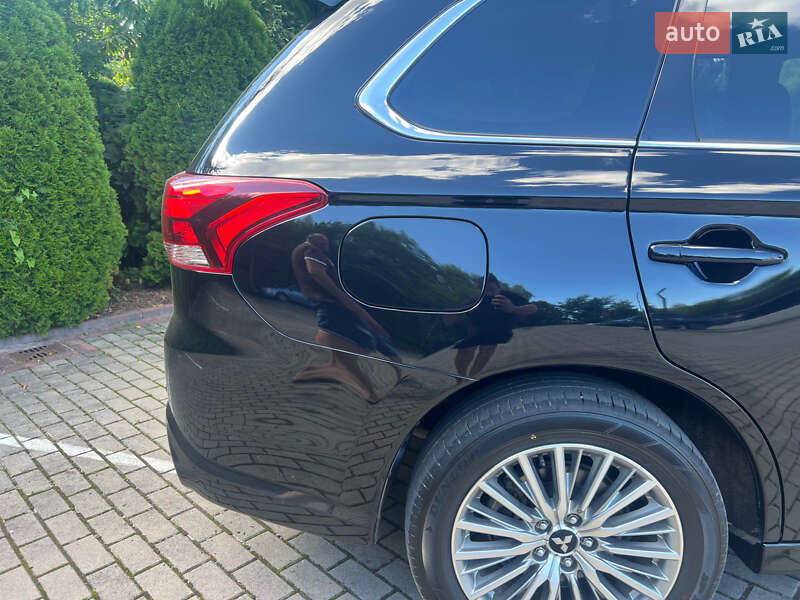 Позашляховик / Кросовер Mitsubishi Outlander 2020 в Львові фото 18 Позашляховик / Кросовер Mitsubishi Outlander 2020 в Львові