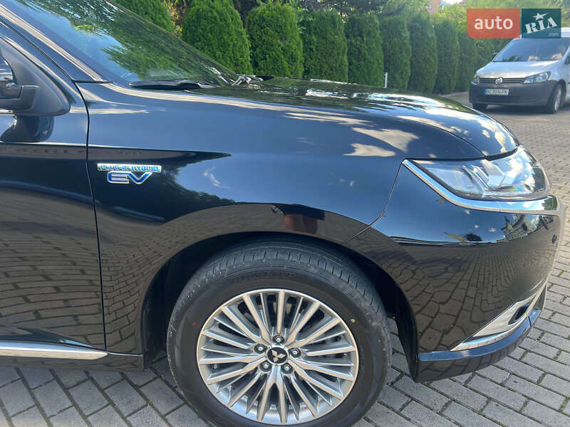 Позашляховик / Кросовер Mitsubishi Outlander 2020 в Львові фото 21 Позашляховик / Кросовер Mitsubishi Outlander 2020 в Львові