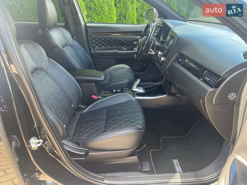 Позашляховик / Кросовер Mitsubishi Outlander 2020 в Львові фото 33 Позашляховик / Кросовер Mitsubishi Outlander 2020 в Львові