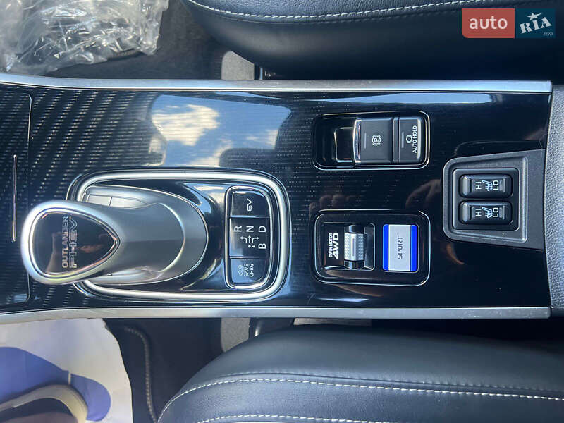 Позашляховик / Кросовер Mitsubishi Outlander 2020 в Львові фото 40 Позашляховик / Кросовер Mitsubishi Outlander 2020 в Львові