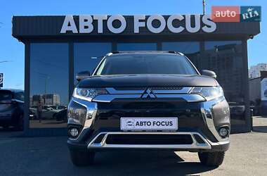 Внедорожник / Кроссовер Mitsubishi Outlander 2021 в 
