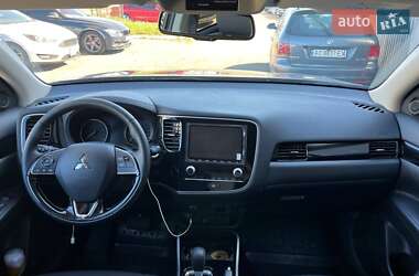 Внедорожник / Кроссовер Mitsubishi Outlander 2021 в 