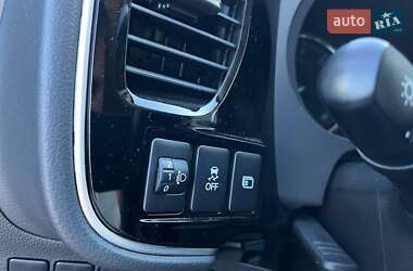 Внедорожник / Кроссовер Mitsubishi Outlander 2021 в 