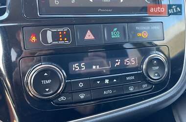 Внедорожник / Кроссовер Mitsubishi Outlander 2013 в 