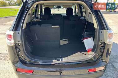 Внедорожник / Кроссовер Mitsubishi Outlander 2013 в 