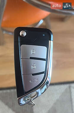 Внедорожник / Кроссовер Mitsubishi Outlander 2018 в Львове