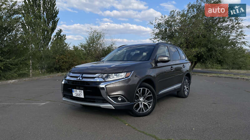 Mitsubishi Outlander 2015