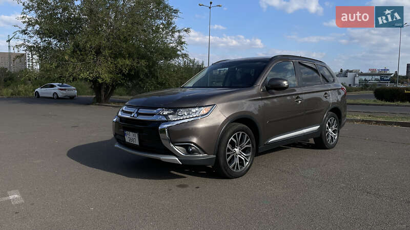 Позашляховик / Кросовер Mitsubishi Outlander 2015 в Кривому Розі фото 3 Позашляховик / Кросовер Mitsubishi Outlander 2015 в Кривому Розі