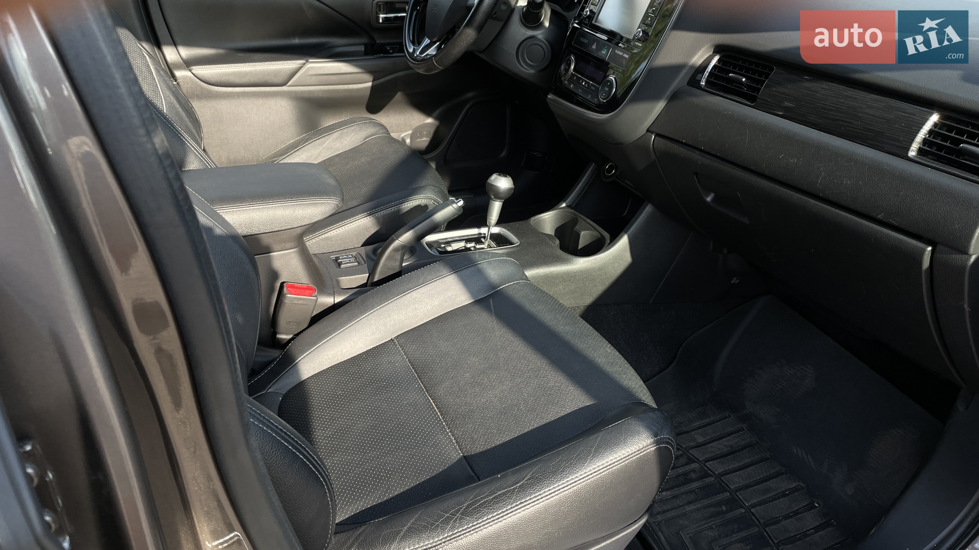 2015 Mitsubishi Outlander - мініатюра 18