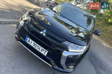 Внедорожник / Кроссовер Mitsubishi Outlander 2018 в 