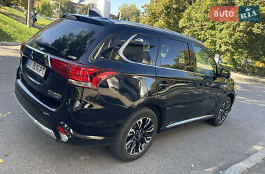 Внедорожник / Кроссовер Mitsubishi Outlander 2018 в 