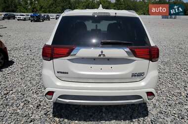 Внедорожник / Кроссовер Mitsubishi Outlander 2018 в 