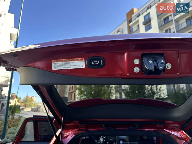 Внедорожник / Кроссовер Mitsubishi Outlander 2021 в Львове