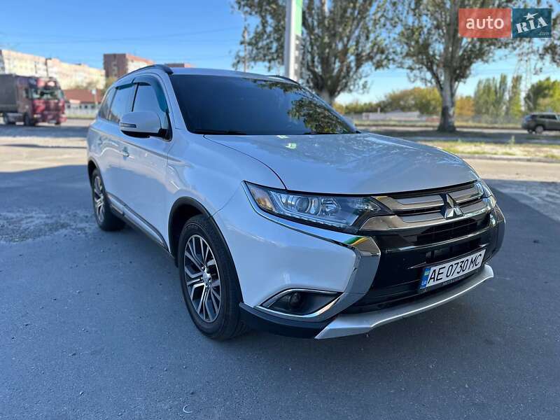 Внедорожник / Кроссовер Mitsubishi Outlander 2015 в Днепре