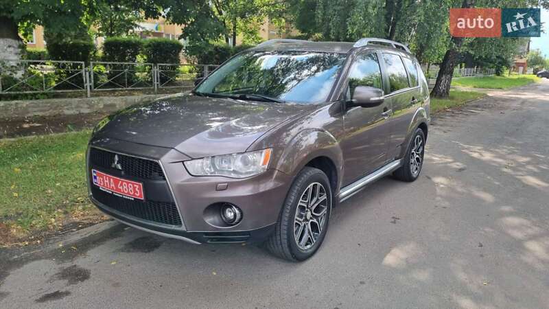 Внедорожник / Кроссовер Mitsubishi Outlander 2011 в Луцке