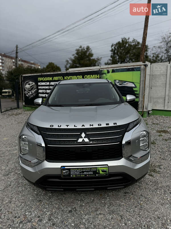 Внедорожник / Кроссовер Mitsubishi Outlander 2022 в Белой Церкви