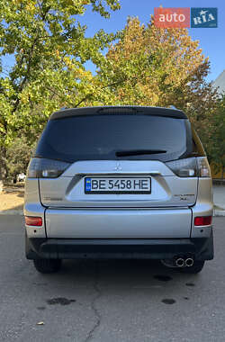 Внедорожник / Кроссовер Mitsubishi Outlander 2008 в 