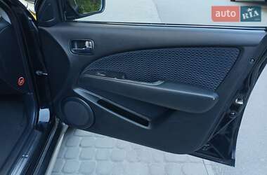 Внедорожник / Кроссовер Mitsubishi Outlander 2006 в 